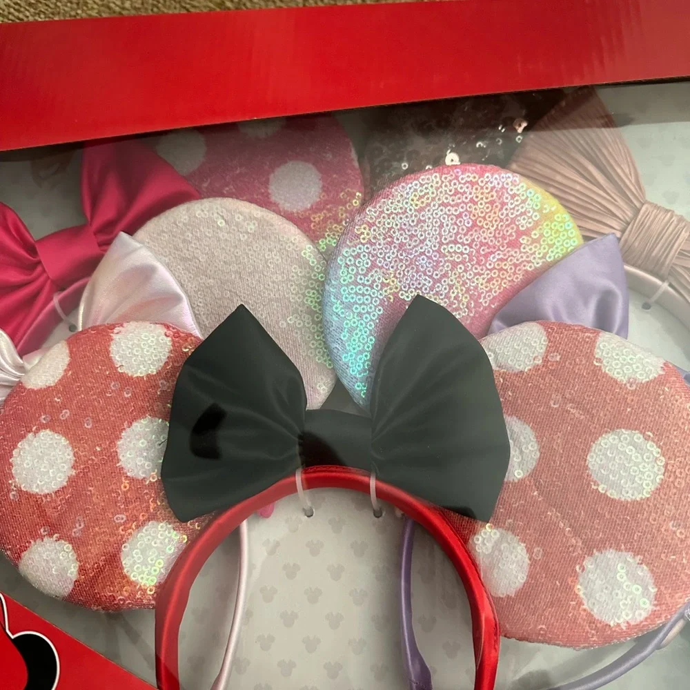 Disney Minnie Mouse 5 piece Ear kit for Disneyland World vacation
